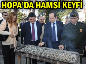 Vali Kalkan, Hopada hamsi şölenine katıldı