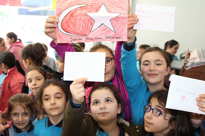 afrin2.jpg afrin2.jpg