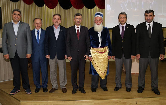 ahi1-002.jpg ahi1-002.jpg