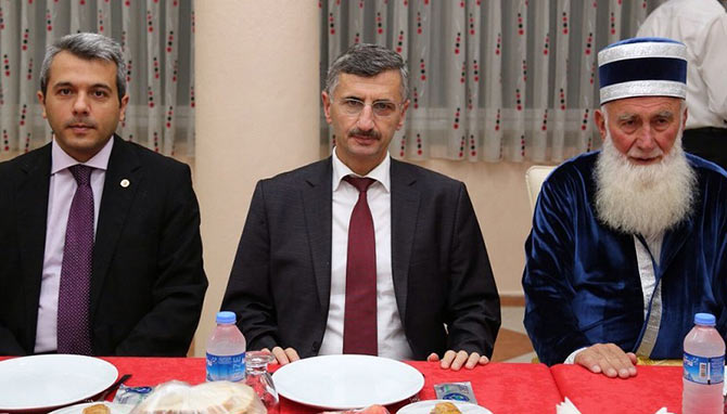 ahi2-001.jpg ahi2-001.jpg