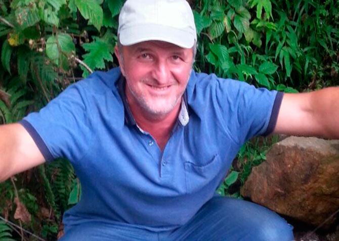 ahmetgirmus1.jpg ahmetgirmus1.jpg