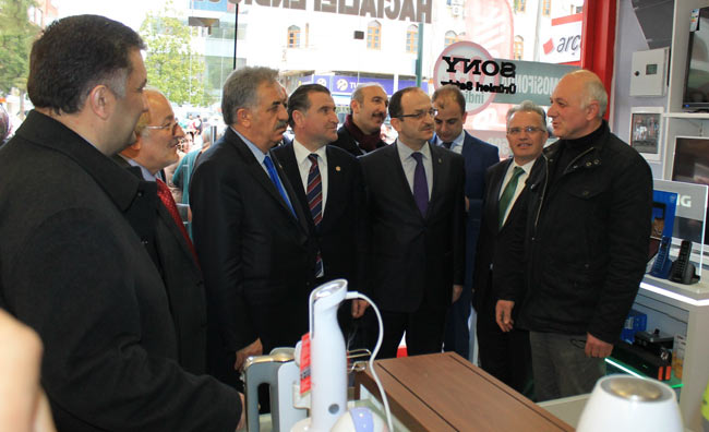 akpart02.jpg akpart02.jpg