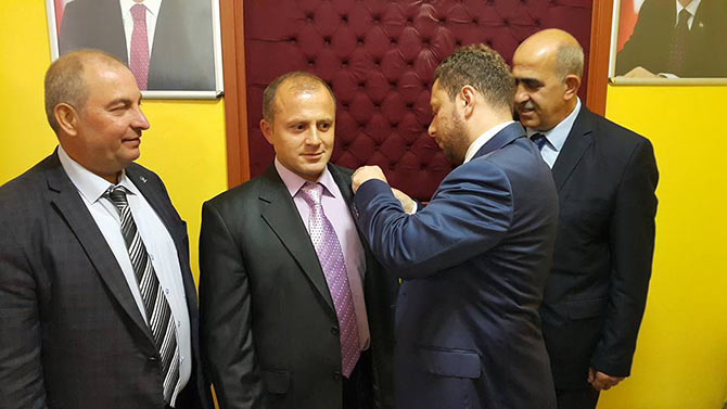 akpart1-004.jpg akpart1-004.jpg