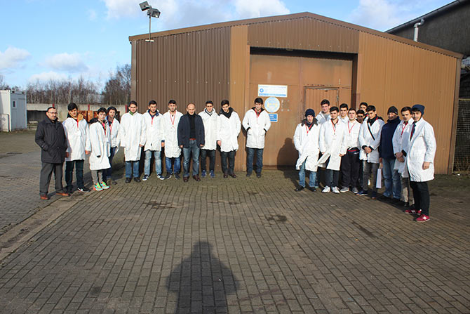 alman1.jpg alman1.jpg