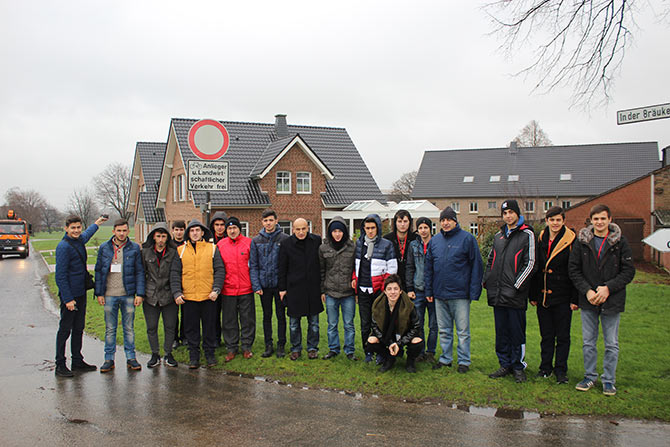 alman2.jpg alman2.jpg