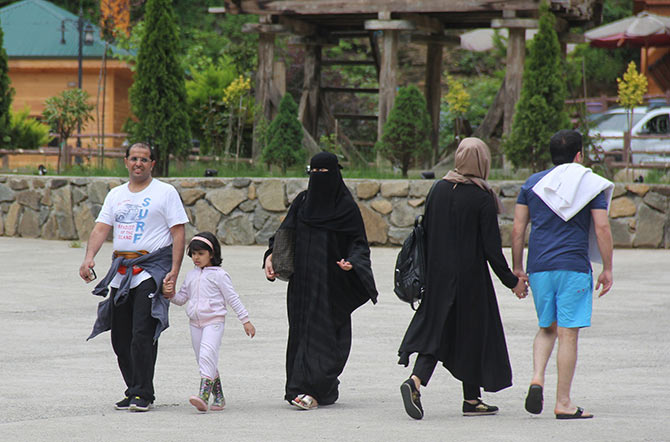 arap1-001.jpg arap1-001.jpg