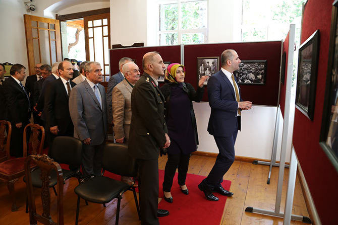 ataturk4.jpg ataturk4.jpg