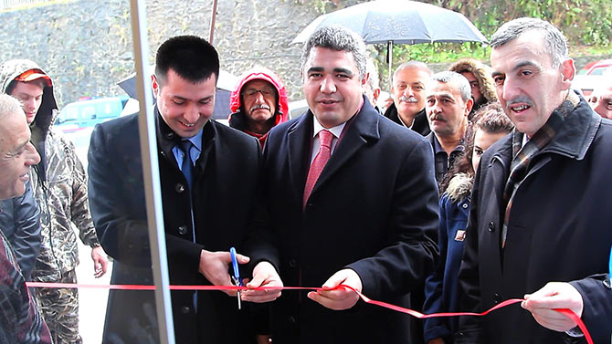 av1-001.jpg av1-001.jpg