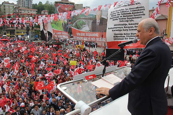 bahceli2.jpg bahceli2.jpg