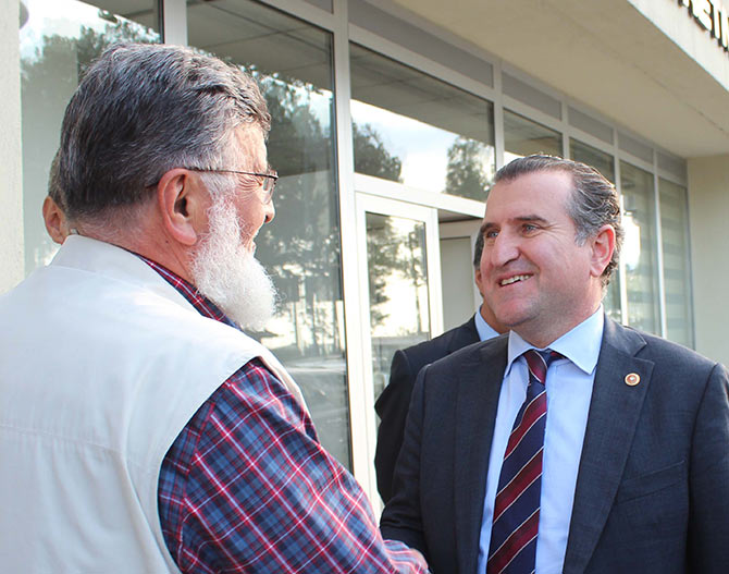 bak2-016.jpg bak2-016.jpg