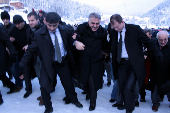 bakankardanadam2.jpg bakankardanadam2.jpg