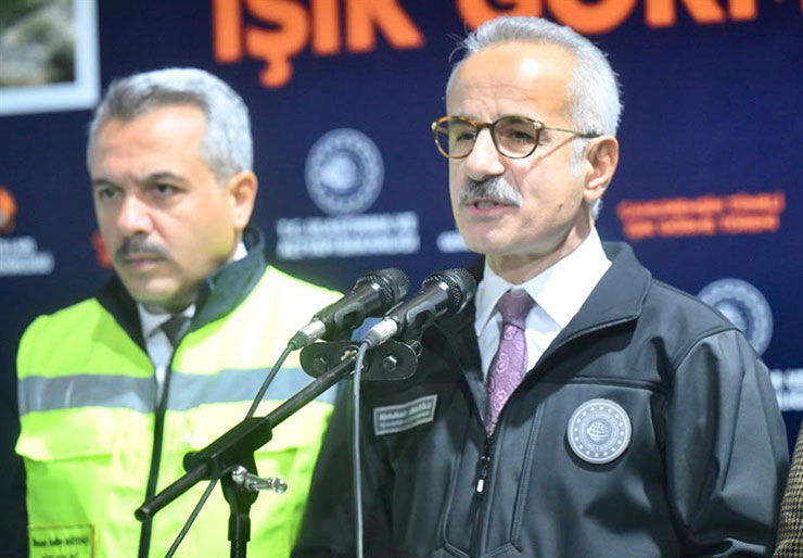 bakanuraloglu7.jpg