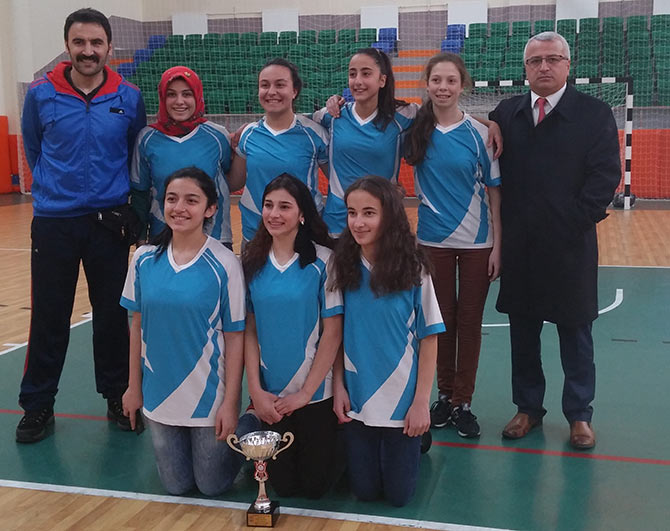 basket-kiz.jpg basket-kiz.jpg