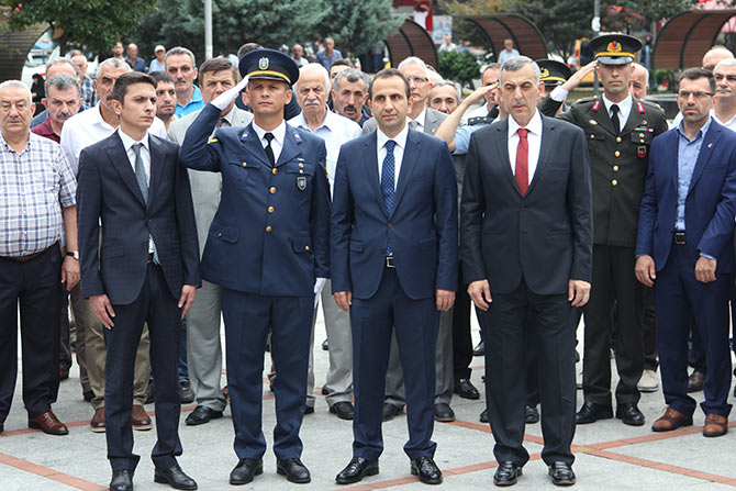 bayr1-004.jpg bayr1-004.jpg