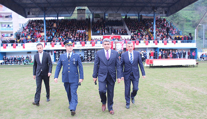 bayr11-002.jpg bayr11-002.jpg