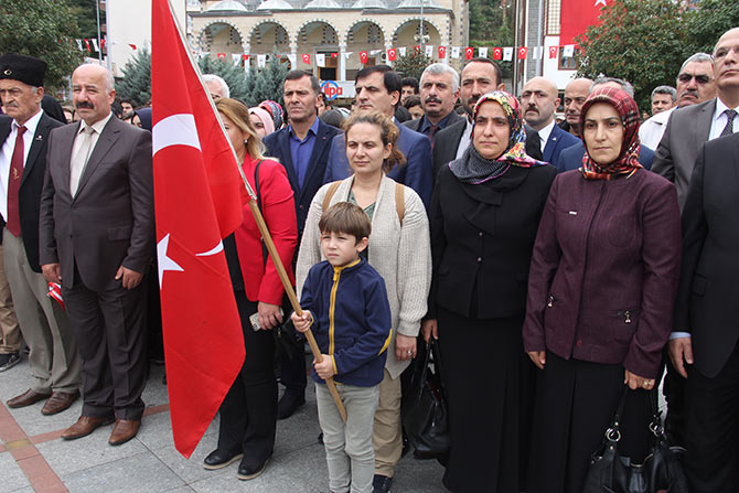 bayr12-003.jpg bayr12-003.jpg