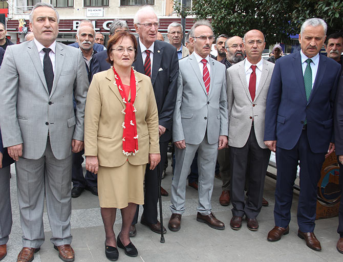 bayr16-002.jpg bayr16-002.jpg