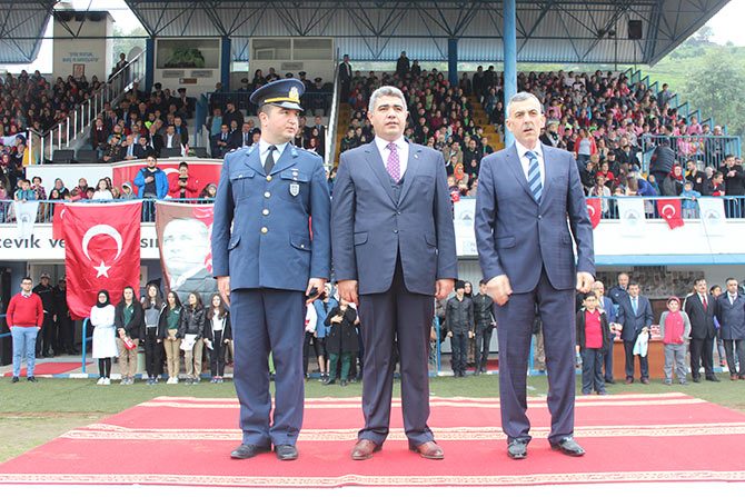 bayr8-002.jpg bayr8-002.jpg