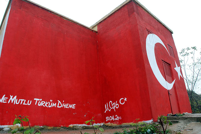 bayrak1-003.jpg bayrak1-003.jpg