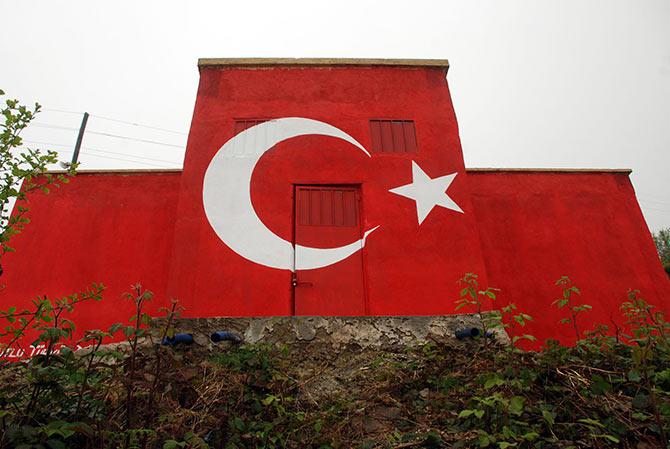 bayrak2-002.jpg bayrak2-002.jpg