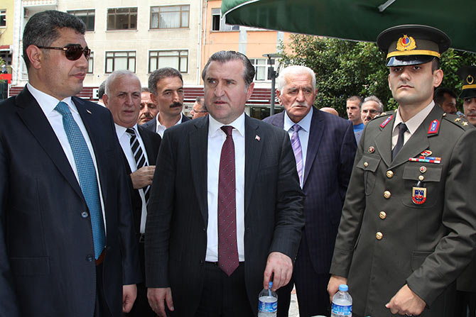 bayram12-002.jpg bayram12-002.jpg