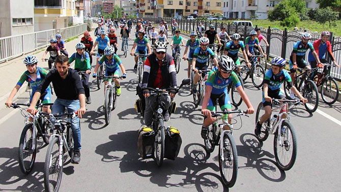 bsklt3-001.jpg bsklt3-001.jpg