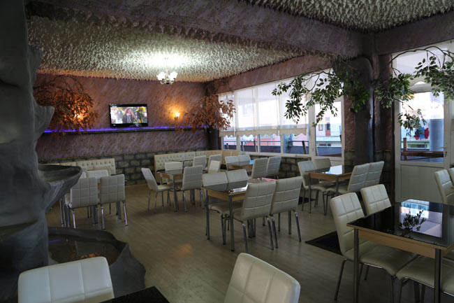 cafemola3.jpg cafemola3.jpg