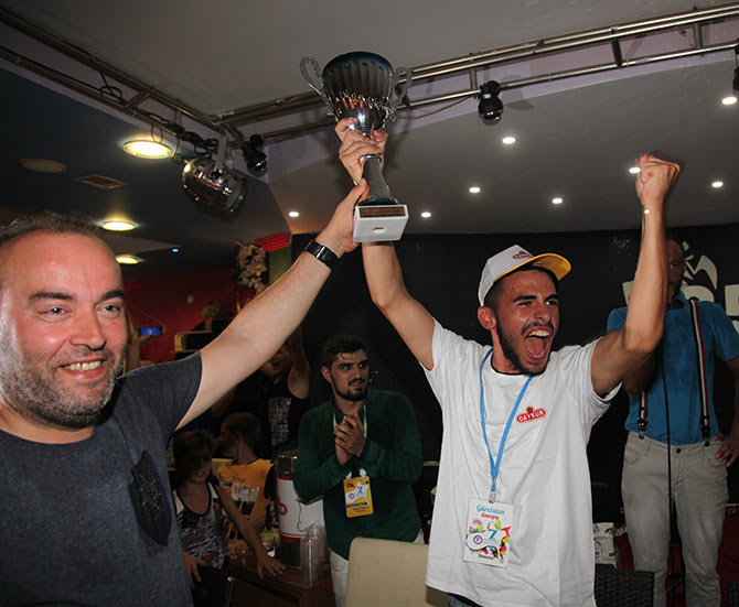 cay01-001.jpg cay01-001.jpg