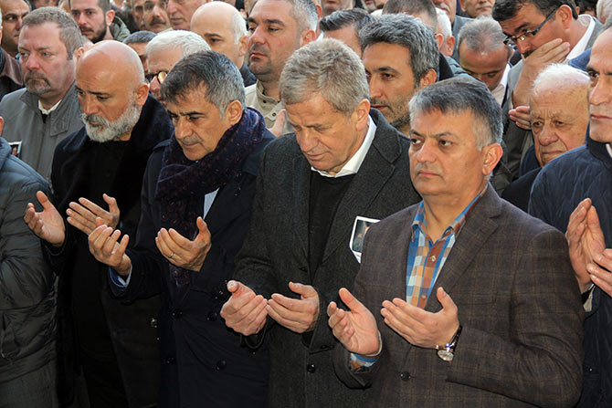 cenaze-002.jpg cenaze-002.jpg