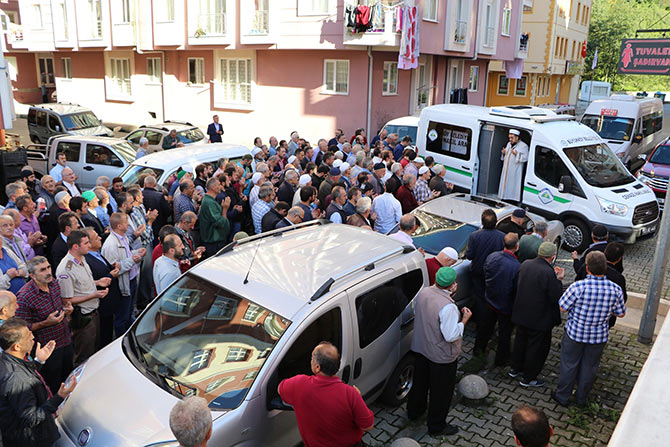 cenaze-003.jpg cenaze-003.jpg