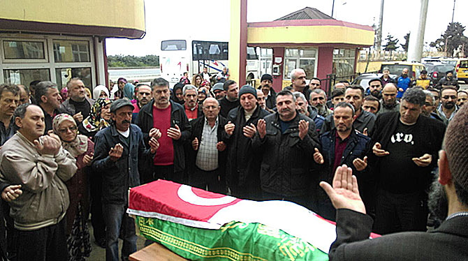 cenaze10.jpg cenaze10.jpg