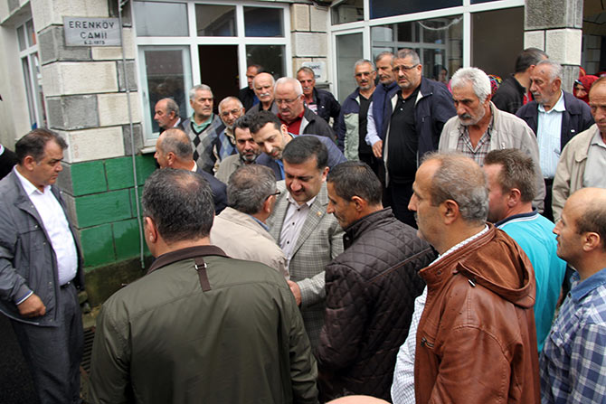 cenaze2-001.jpg cenaze2-001.jpg