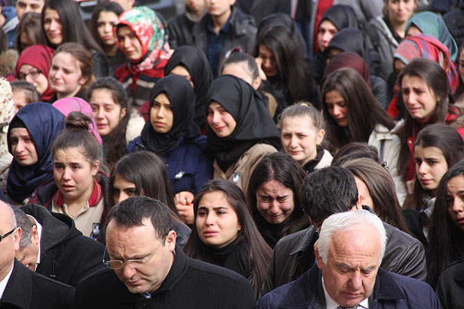 cenaze2-003.jpg cenaze2-003.jpg