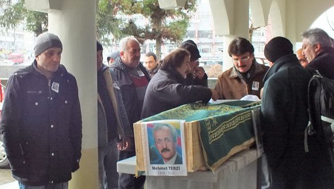 cenaze2.20130110123835.jpg cenaze2.20130110123835.jpg