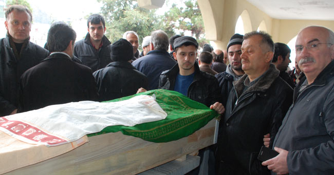 cenaze3.jpg cenaze3.jpg