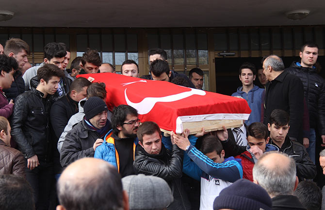 cenaze4-003.jpg cenaze4-003.jpg