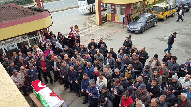 cenaze5-001.jpg cenaze5-001.jpg