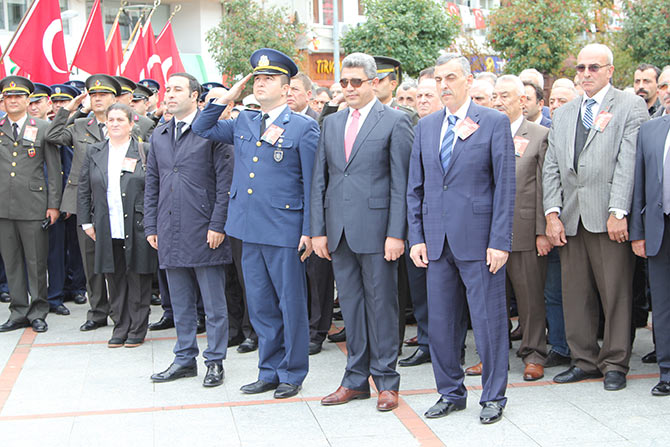 cumh3-001.jpg cumh3-001.jpg