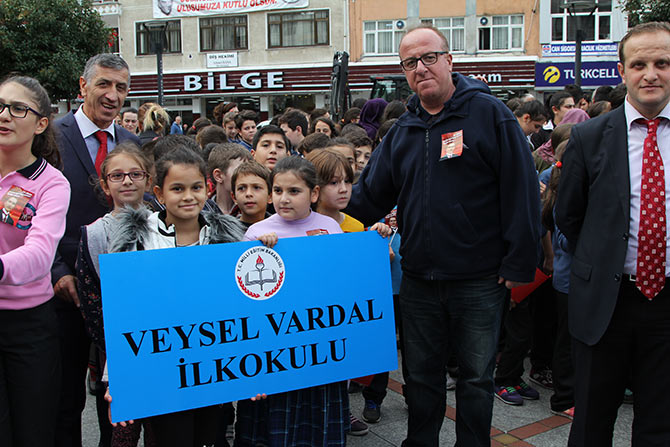 cumh4-001.jpg cumh4-001.jpg