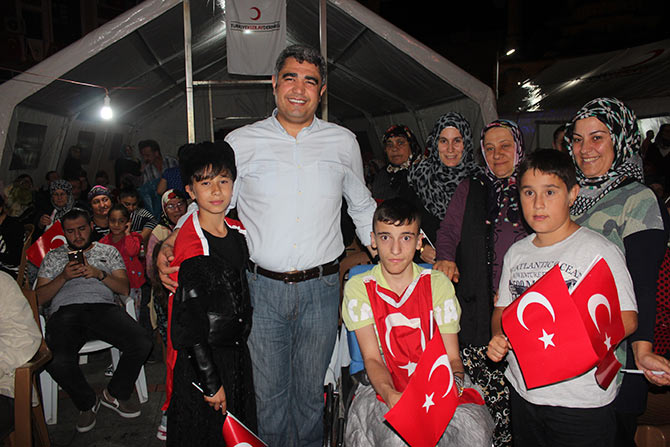 demokr1.jpg demokr1.jpg