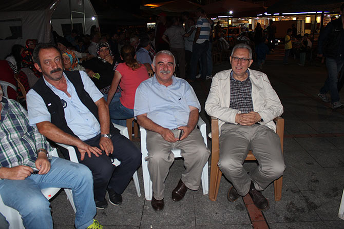 demokr2.jpg demokr2.jpg