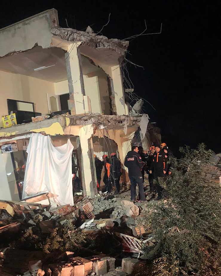 deprem1-003.jpg