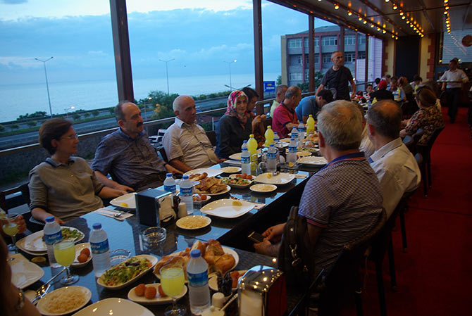 dis1-001.jpg dis1-001.jpg