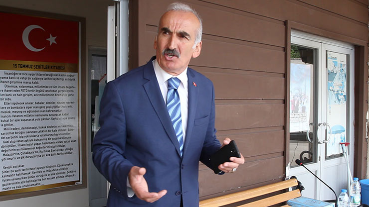 Kristi Mak oz qiz dostlari bilan bir guruh porno filmining bir qismiga aylandi.