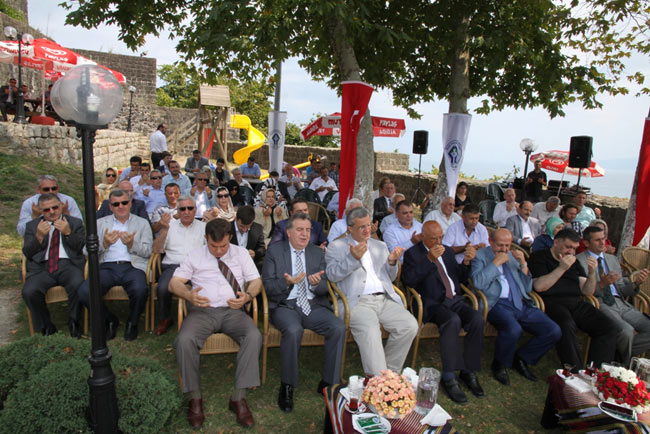 ekremorhon2.jpg ekremorhon2.jpg