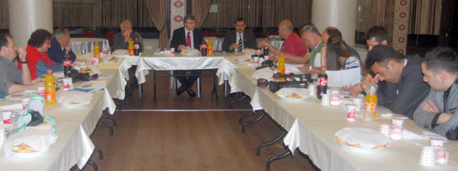 ekremyuce1.jpg ekremyuce1.jpg