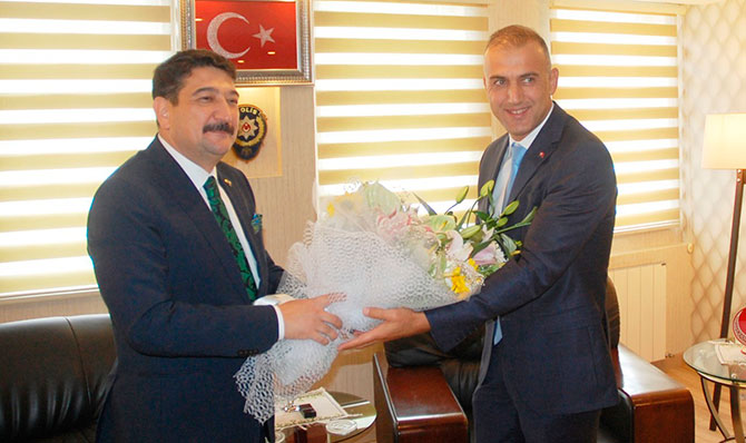 emn1-002.jpg emn1-002.jpg