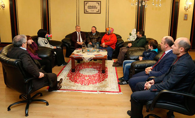 ev2-002.jpg ev2-002.jpg