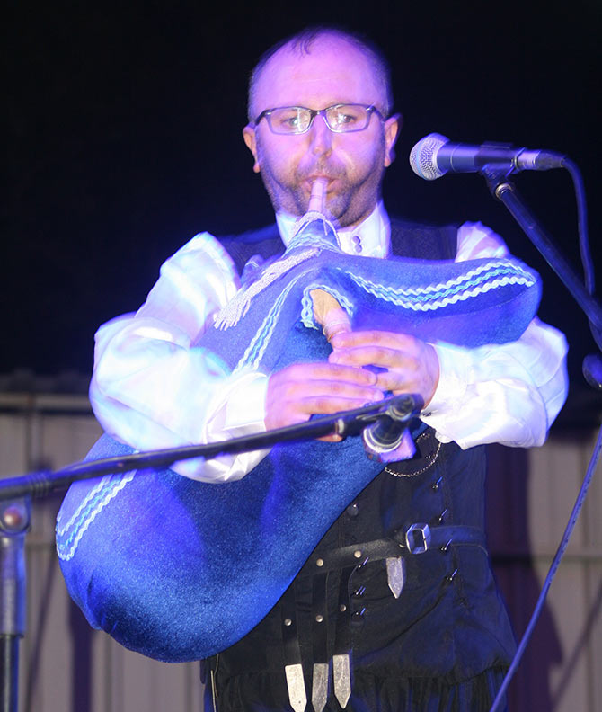 fest1-006.jpg fest1-006.jpg