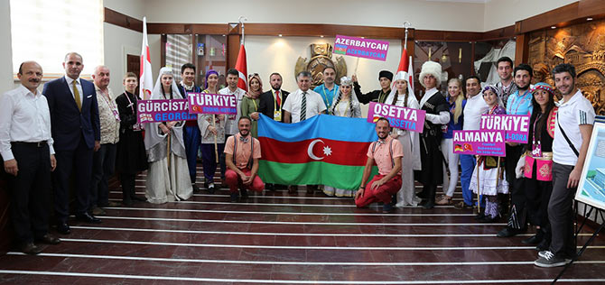 fest6-002.jpg fest6-002.jpg